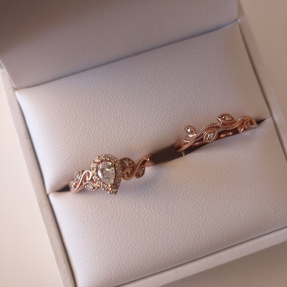 💎✨ Leafy Pear Diamond Bridal Set